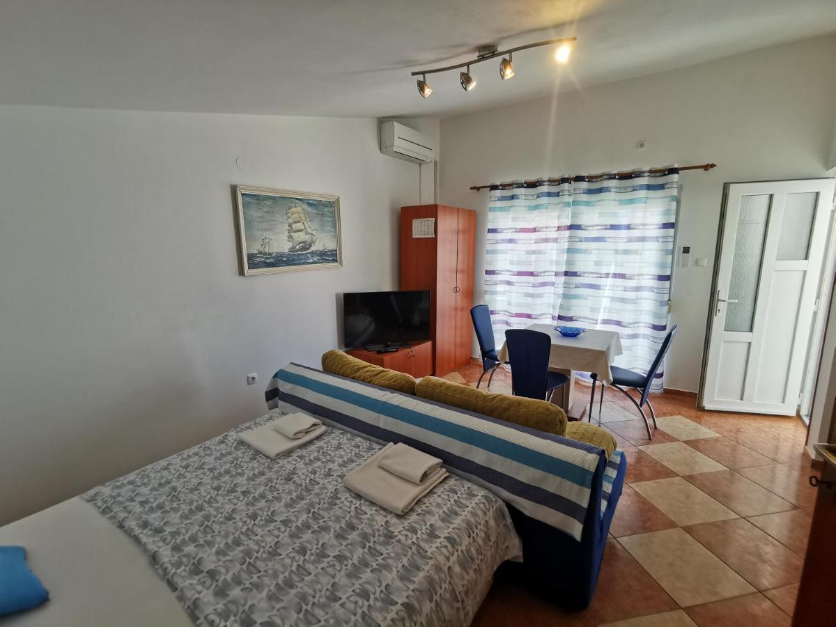 סלצה Studio Apartments Jasminka מראה חיצוני תמונה