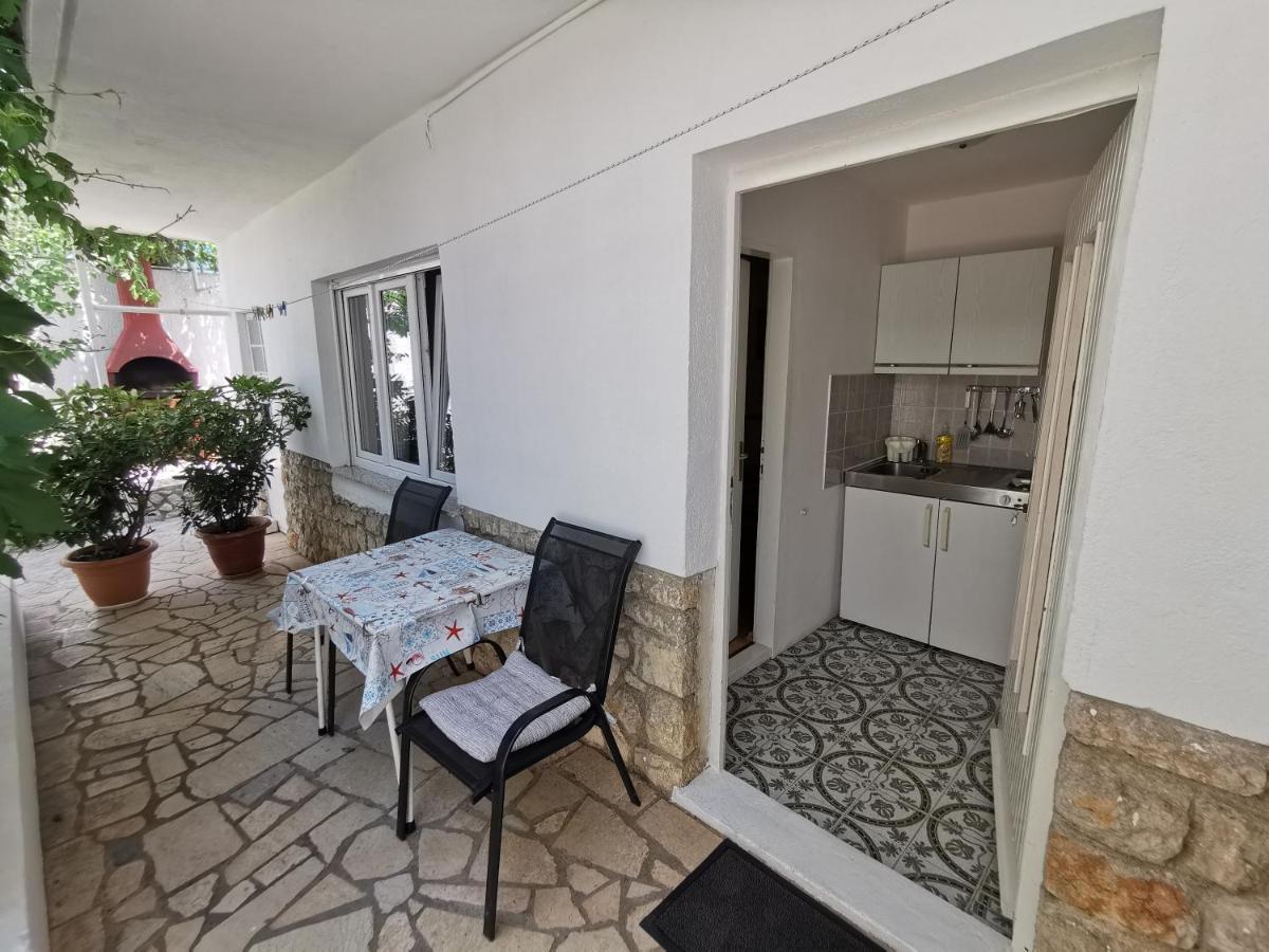 סלצה Studio Apartments Jasminka מראה חיצוני תמונה